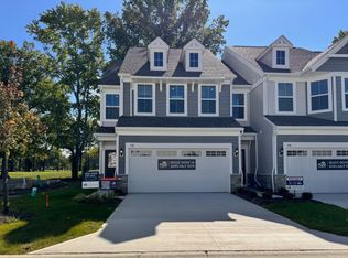 710 Harbour Town Ct, Avon Lake, OH 44012