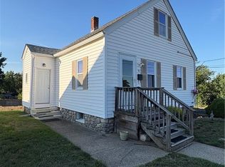 92 Irons Ave, Johnston, RI 02919