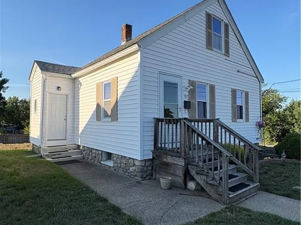 92 Irons Ave, Johnston, RI 02919