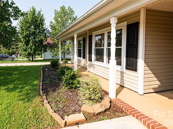5th image of 266 Kendra Dr SW