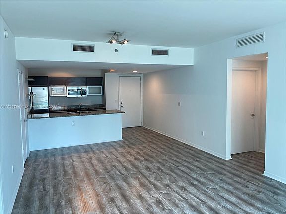 2nd image of 951 Brickell Ave APT 1107