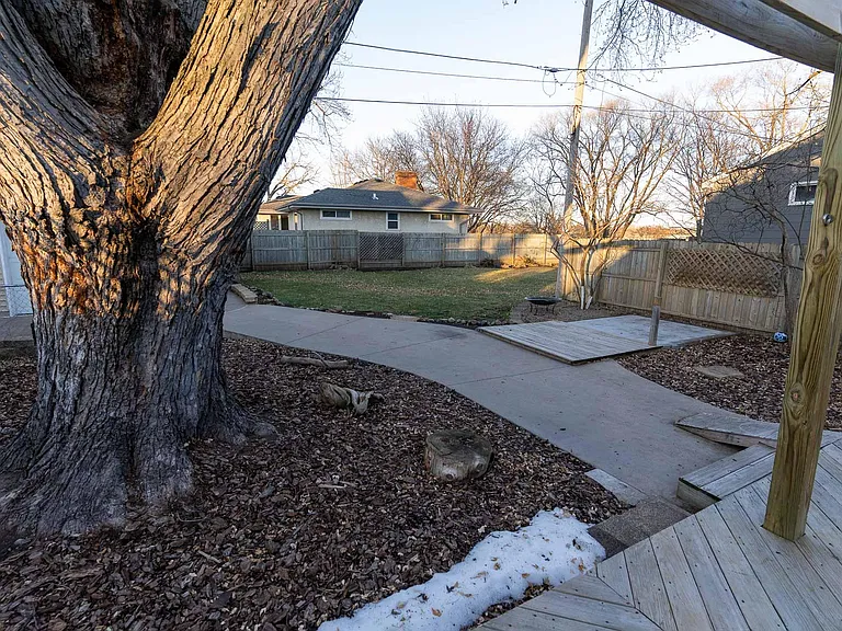 1315 Idaho Ave W — Photo 47