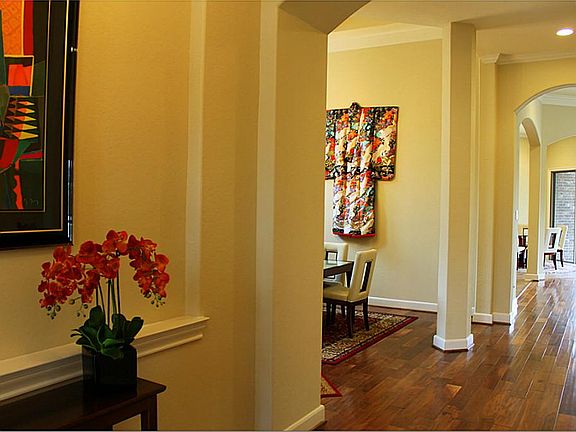 Rounded Sheetrock corners and arches.