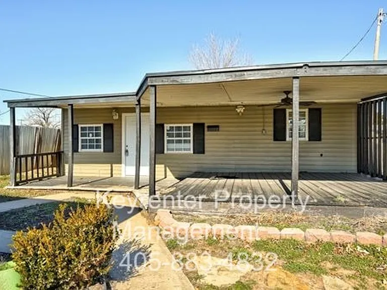 3607 SW 12th St — Photo 1