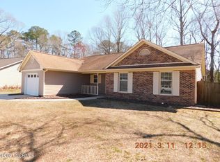 180 Raintree Cir, Jacksonville, NC 28540