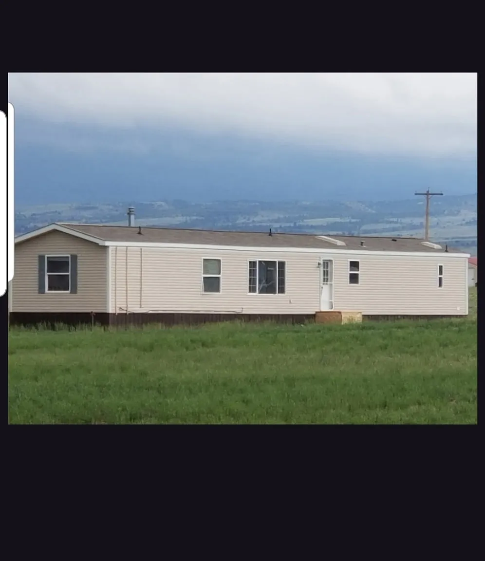 3 bed, 1280 sqft, $1,925 — Photo 2