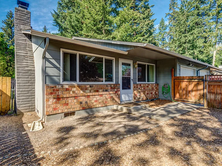 14204 NE 9th St — Photo 17