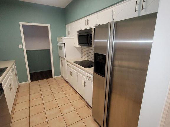 5th image of 2704 Woodshire Dr