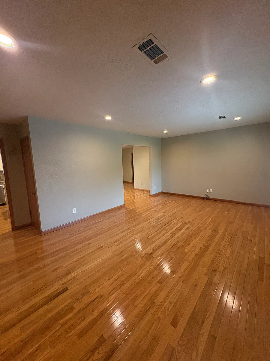 Building Photo - 3700 Dallas St