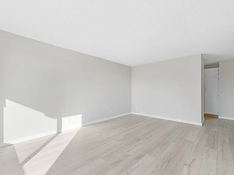 924 14th Ave SW #908 — Photo 11