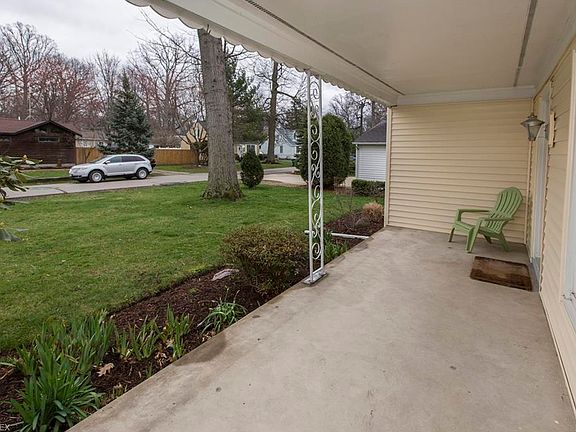 4th image of 180 Oakwood Dr