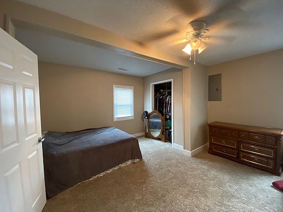 4th image of 807 W Hamilton St