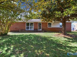 407 S Edgemont Cir NW, Huntsville, AL 35811