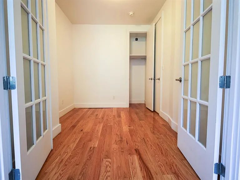 11 Humboldt St #4L — Photo 6