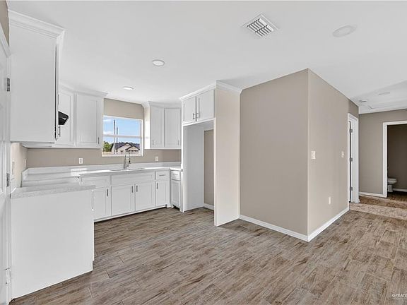 5th image of 2505 Tuscany Rd