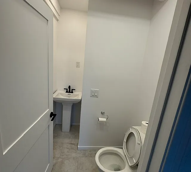 13341 Gridley St — Photo 11