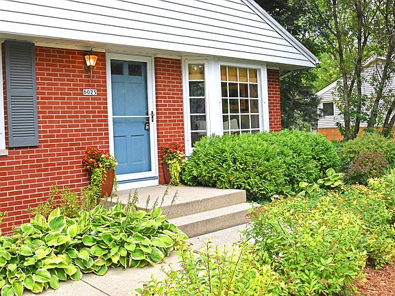 2nd image of 6025 N Hyacinth Ln