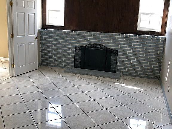 2nd image of 1845 Woodridge Way