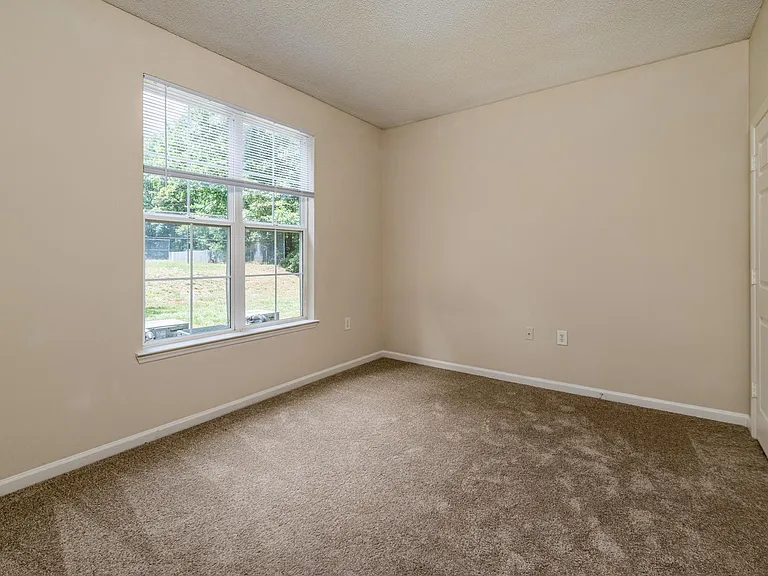 Argyle Place Apartment Homes — Photo 37