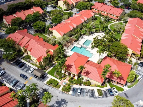 18336 NW 68th Ave APT I, Hialeah, FL 33015