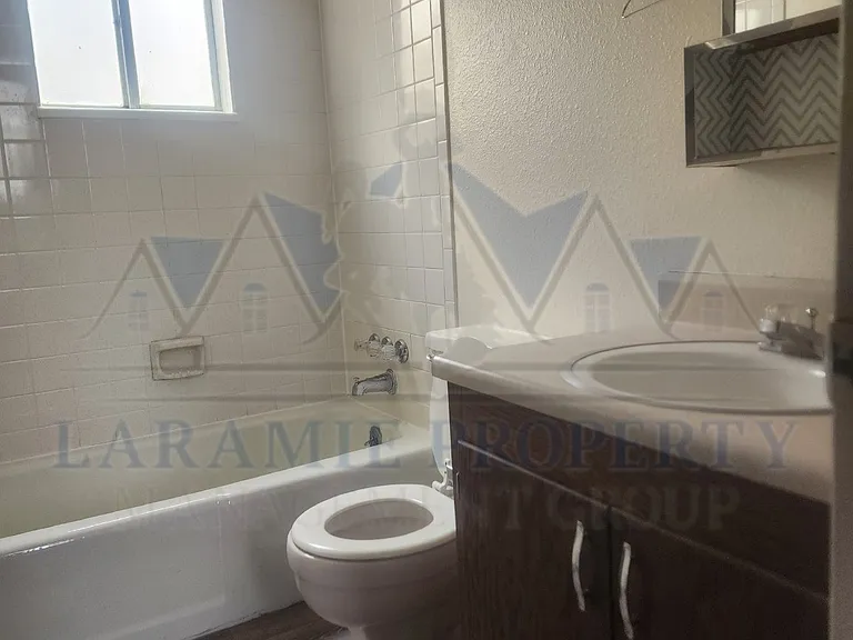 708 Downey St #9 — Photo 16