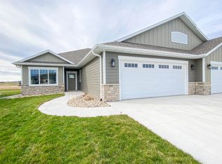 810 Sunflower Rd, Brookings, SD 57006