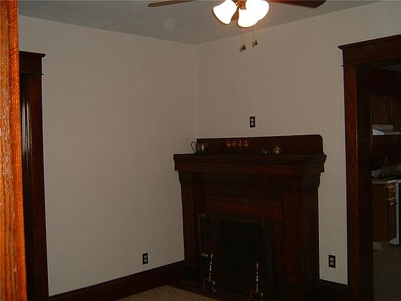 2nd image of 1143 W 22nd St