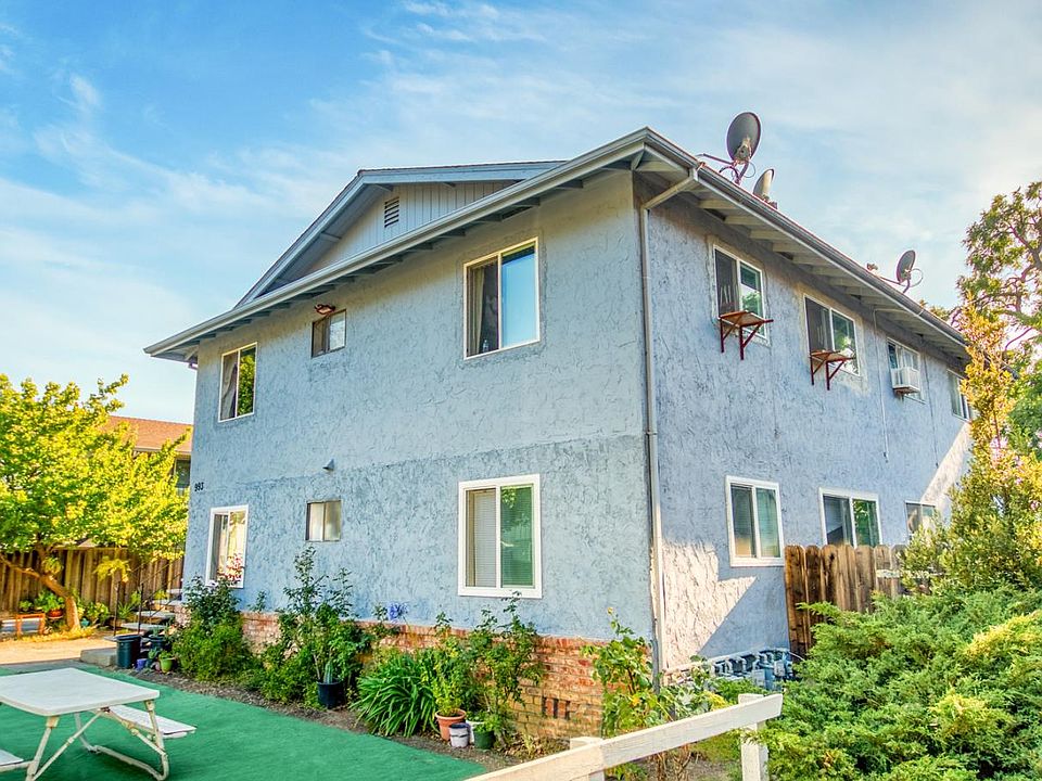 2nd image of 993 Helen Ave