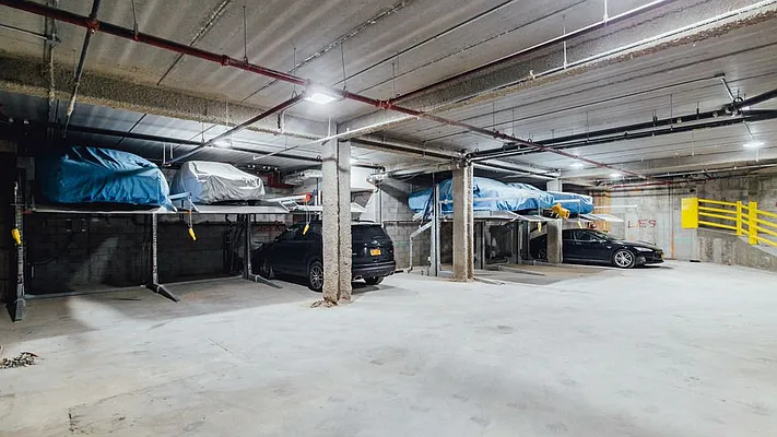 Rented by Nooklyn NYC LLC | media 79