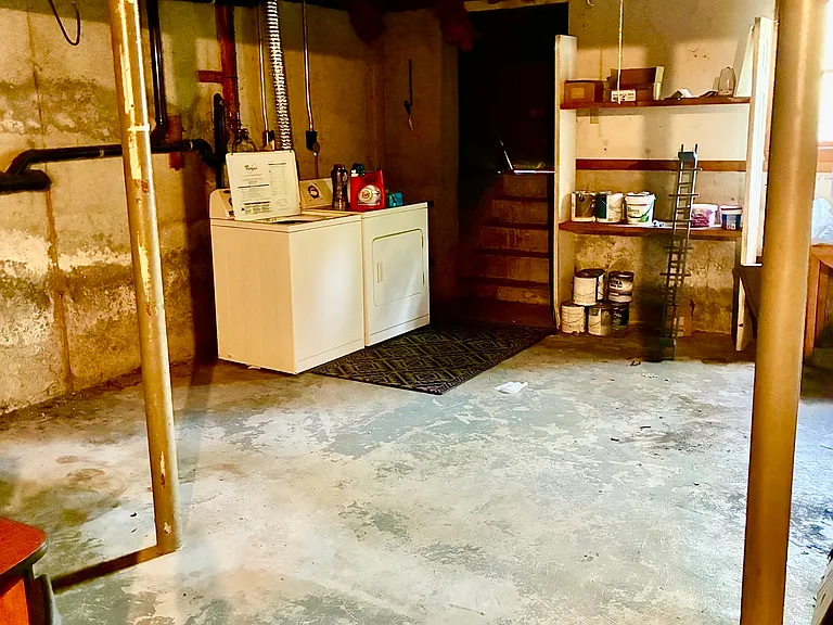 60 Dickerman Ave #60 — Photo 21