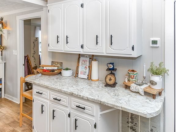 4th image of 885 Lock 5 Rd