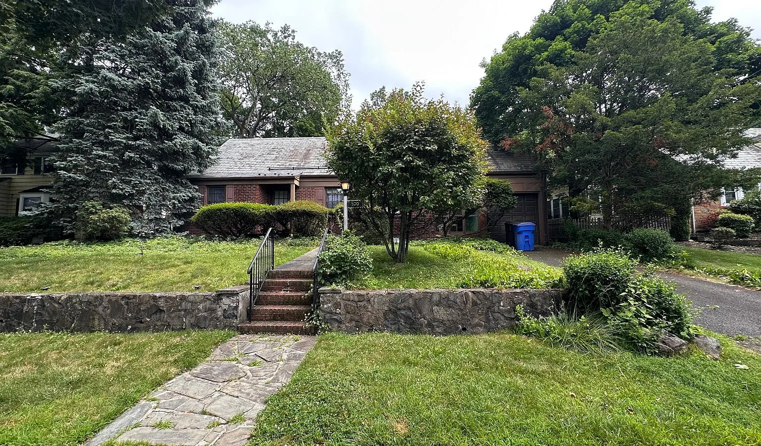 599 Ridgeland Ter — Photo 4