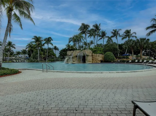 10710 NW 66th St APT 110, Doral, FL 33178