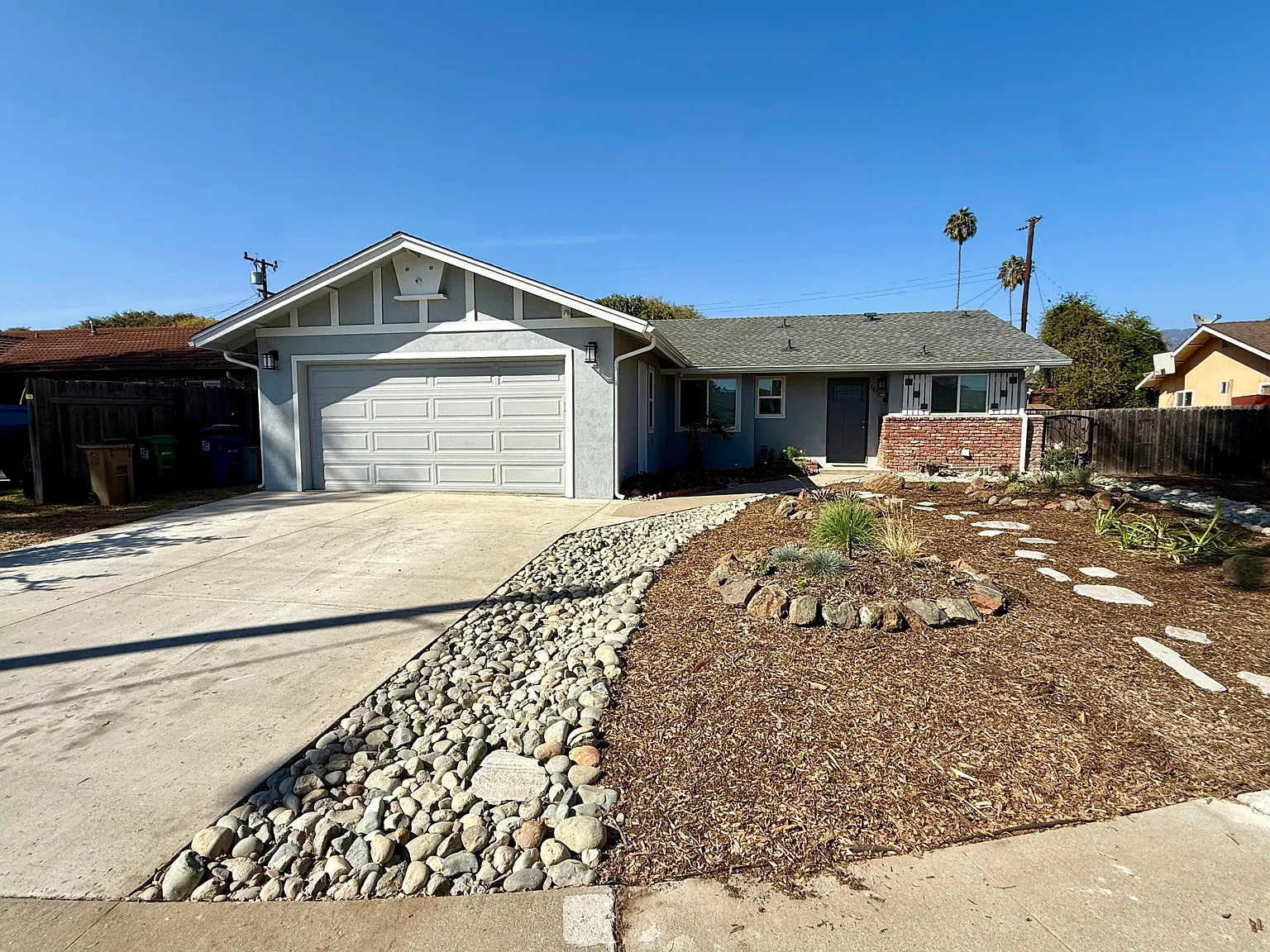 4 bed, 2.0 bath, $5,750 — Photo 2