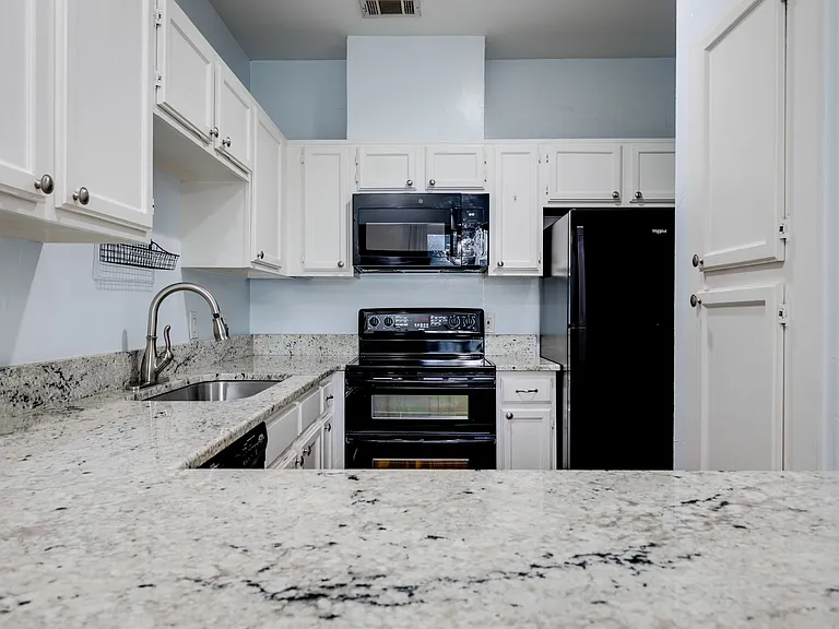 5310 Keller Springs Rd #413 — Photo 7