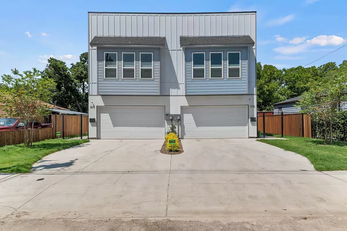 3 bed, 2.5 bath, 2038 sqft, $4,595 — Photo 1