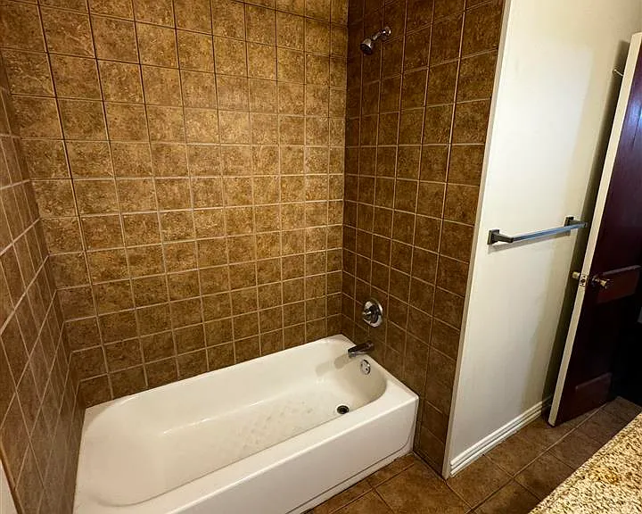 408 E Gilbert St — Photo 12