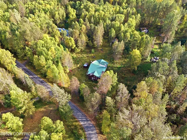 22121 Davidson Dr, Chugiak, AK 99567