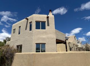 3217 La Paz Ln, Santa Fe, NM 87507