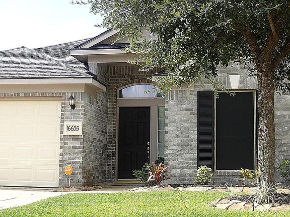 Great covered front porch