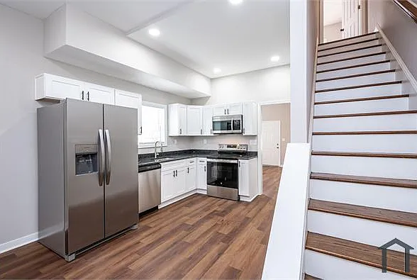 733 Kirkham St — Photo 11