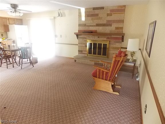 4th image of 330 Stratford Ave