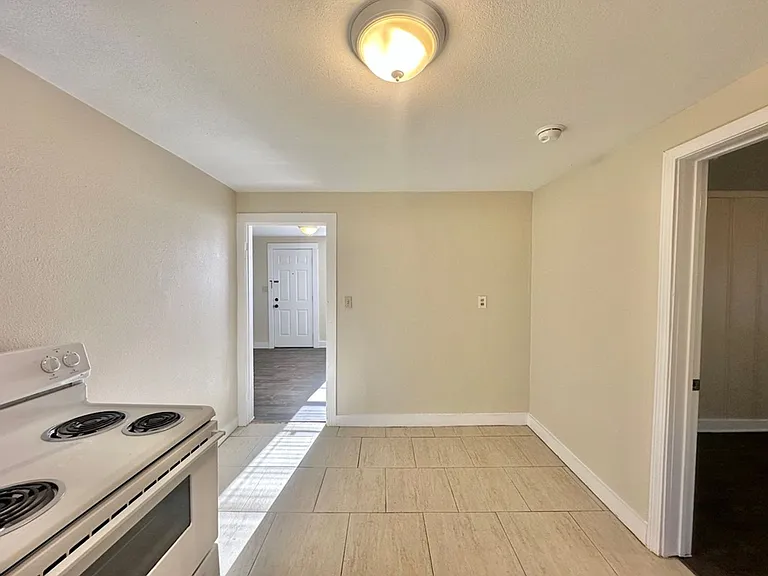 1420 E Houston St Units SERIES 78 — Photo 13