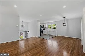 1021 Richfield Rd — Photo 4