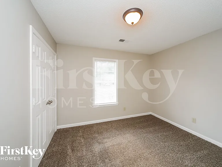 4194 Rainey Woods Dr — Photo 10