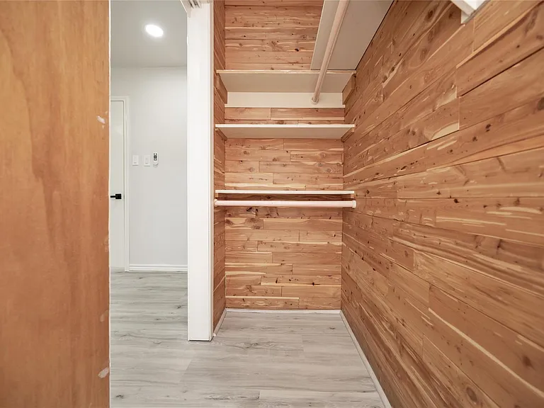 5027 Darnell St — Photo 13