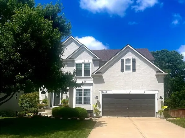 15662 S Blackfeather St, Olathe, KS 66062