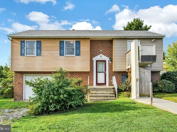 5 Butternut Ln, Hanover, PA 17331