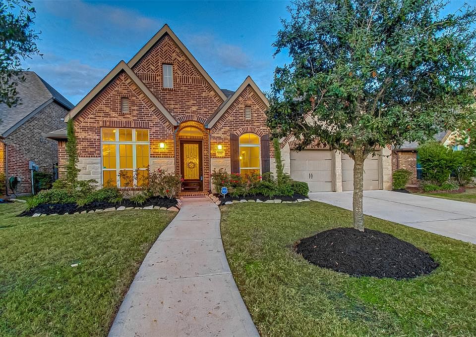 1st image of 634 Butterfly Garden Trl