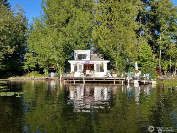 1111 Lake Sawyer Island, Black Diamond, WA 98010